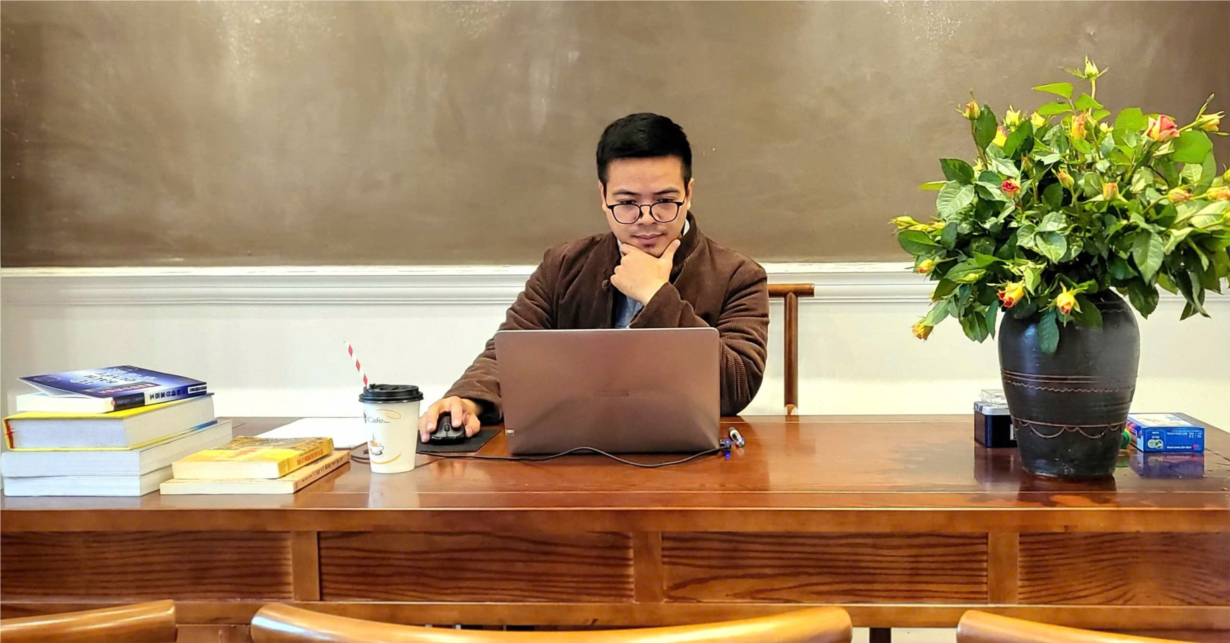 Ngô Nhật Tăng- 8X giữ ký ức hát văn bằng âm thanh